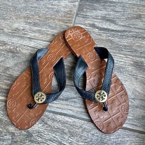 Tory Burch Thora Black thong sandals. Sz 6